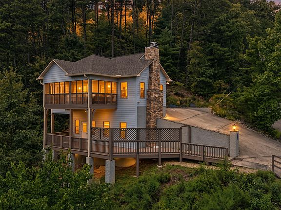2nd image of 715 Christy Ln