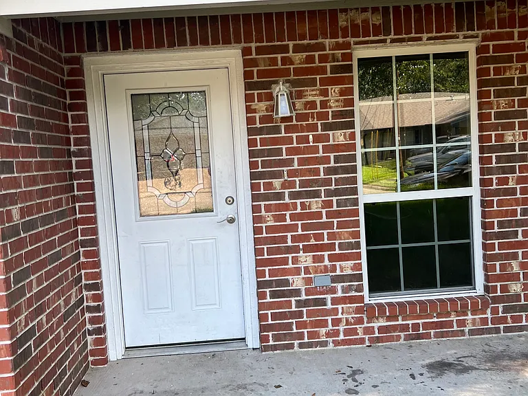214 Bluebird Ln — Photo 1