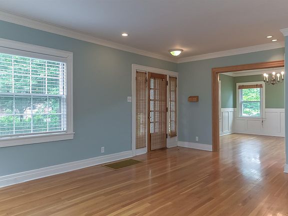 3rd image of 318 Henry Clay Blvd
