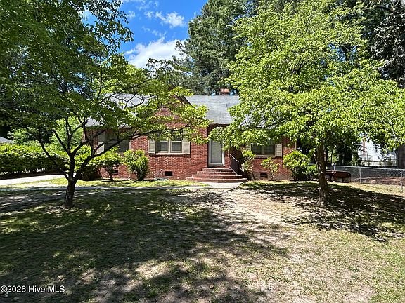 2nd image of 406 Rountree Street W