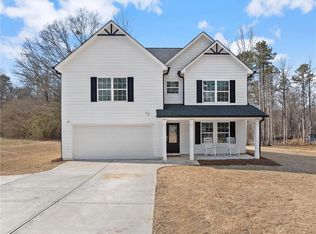 33 Farm Ln, Royston, GA 30662