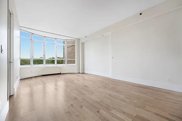 Sold by Compass | media 22