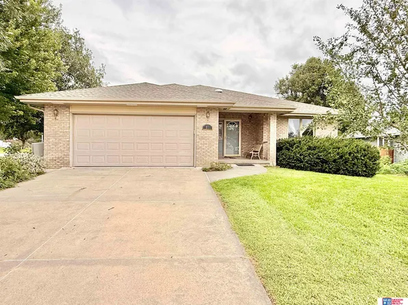 60 Pinewood Ave, Seward, NE 68434