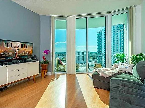3rd image of 350 NE 24th St #12