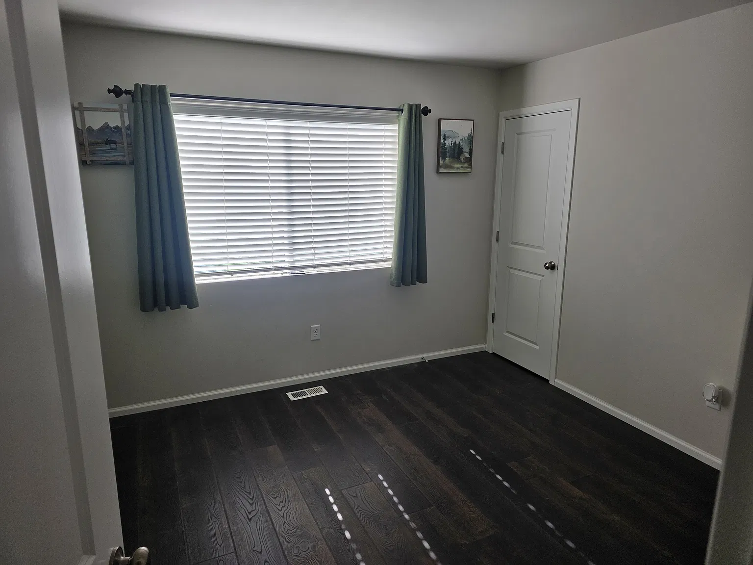 3 bed, 1880 sqft, $2,100 — Photo 2