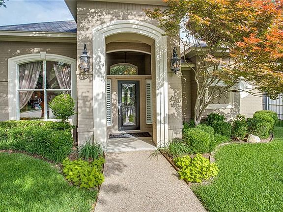 2nd image of 2800 Riverwood Cir