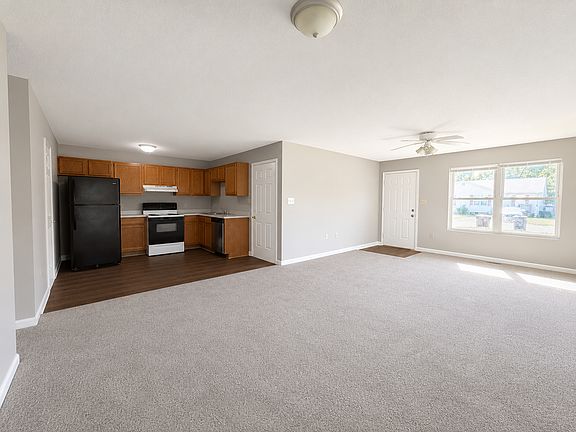 2nd image of 401 Noble King Ct #454