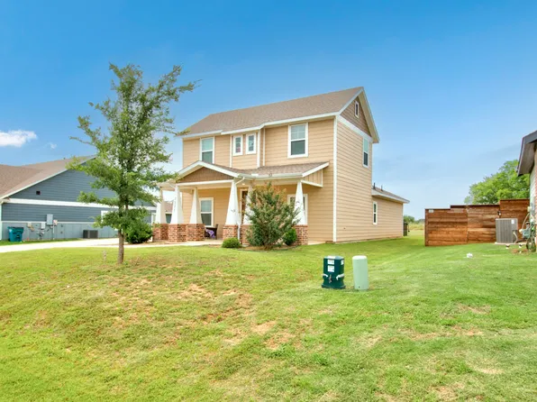 1371 Orange Blossom Ct, Gainesville, TX 76240