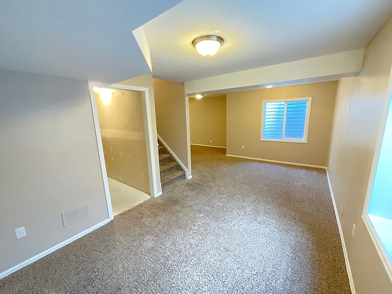 2579 Weyburn Way — Photo 37