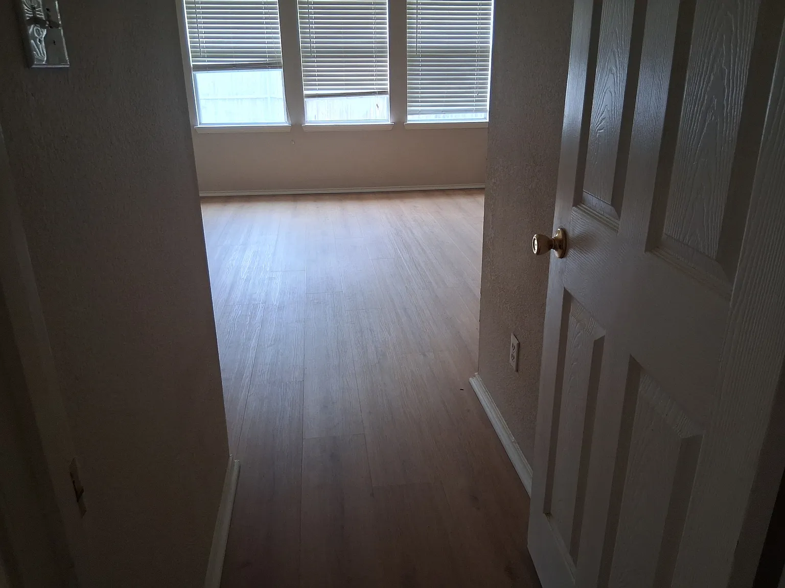 3 bed, 1682 sqft, $2,100 — Photo 2