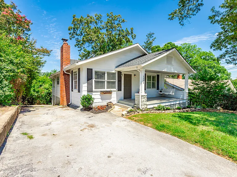 1209 Hanover St — Photo 48