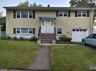71 Golf View Dr, Dumont, NJ 07628