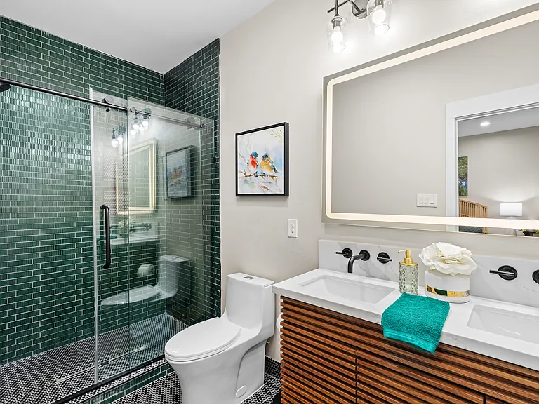 6790 River Rd #1 — Photo 4