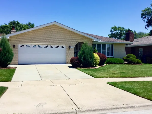 9525 S Kolin Ave, Oak Lawn, IL 60453