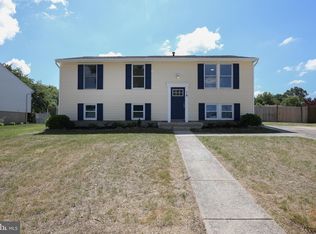 18 Decatur Ln, Sicklerville, NJ 08081
