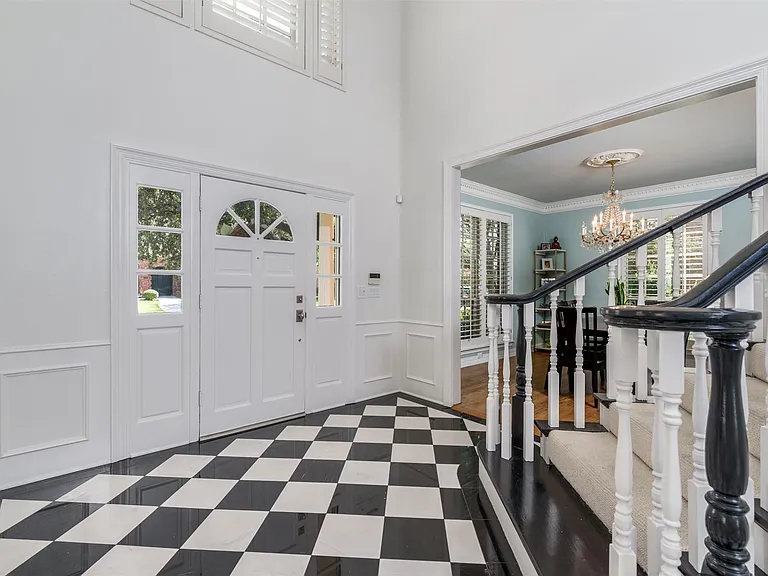 3209 Gary Dr — Photo 5