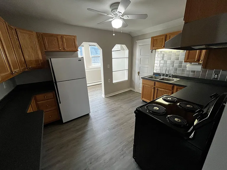 817 N Main St #B — Photo 11