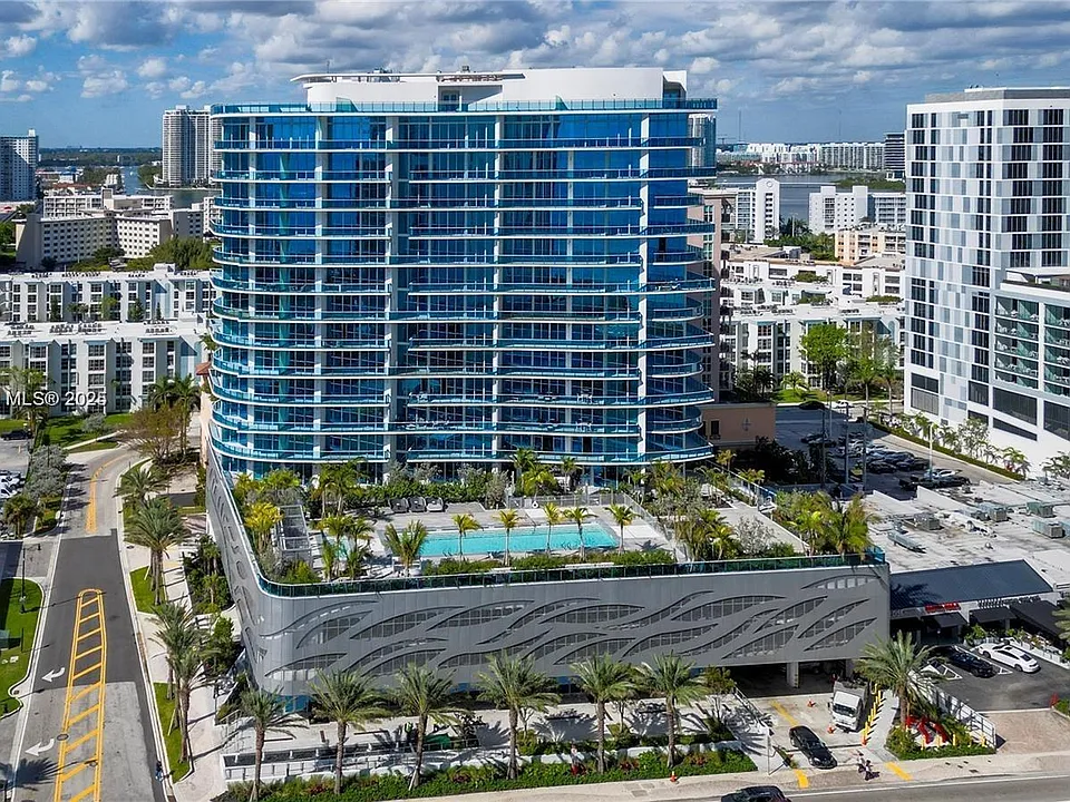 17550 Collins Ave #601