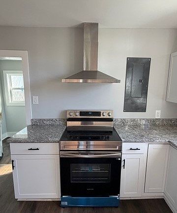 5th image of 305 Koch Ave