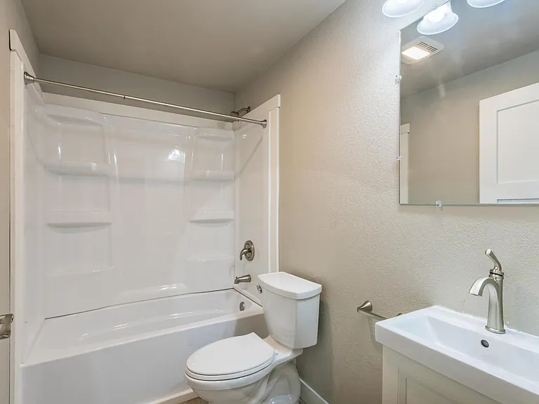 2504 Roemer Ave #1 — Photo 11