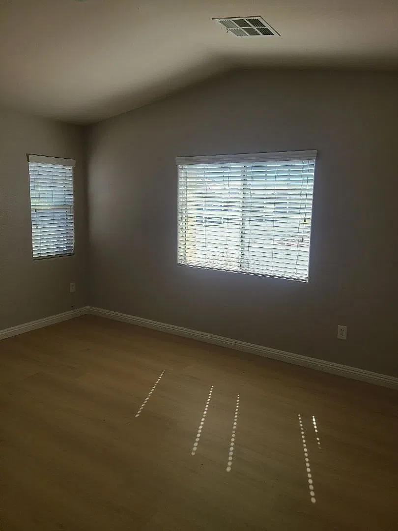 Beautiful 3 bedroom patio home with 2 car attached garage. — Photo 2
