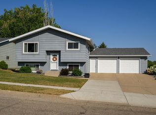 1717 9th Ave SE, Mandan, ND 58554