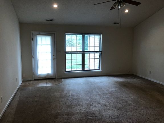 3rd image of 430 Marilyn Dr APT E