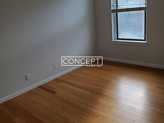 5th image of 1660-1662 Washington St #202