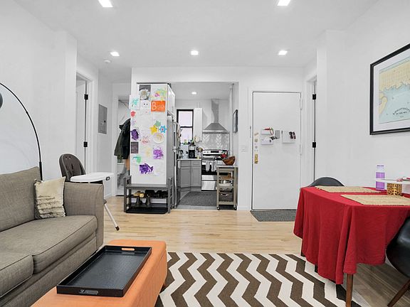 3rd image of 309 W 99th St APT 3D