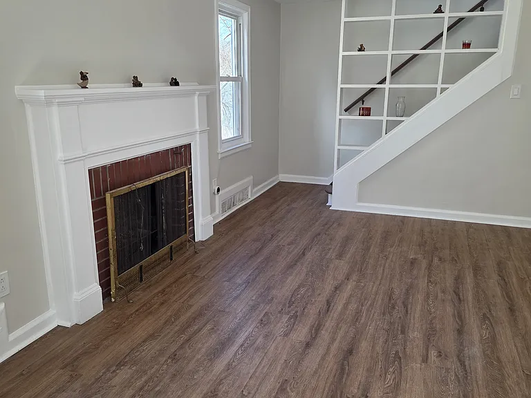 158 Parkway Dr — Photo 2