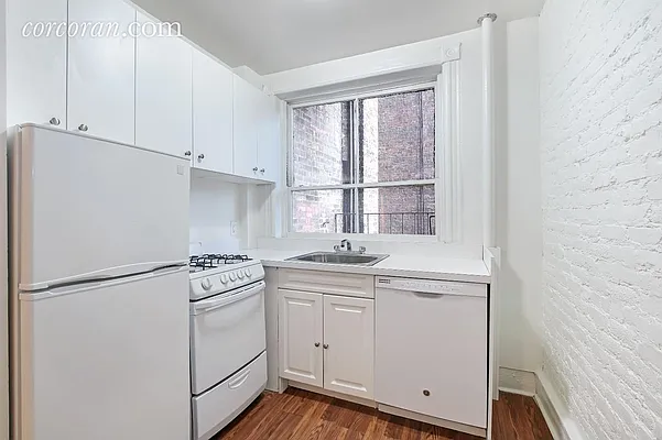 Rented by Corcoran | media 15