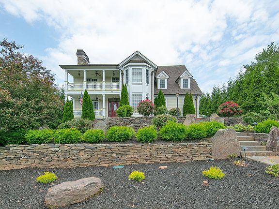 2nd image of 35 Lakeward Ave