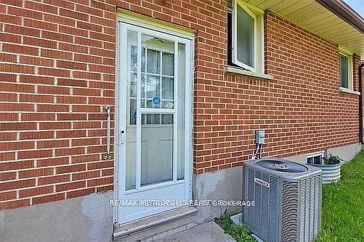 595 Gibbons St #BASEMENT — Photo 2