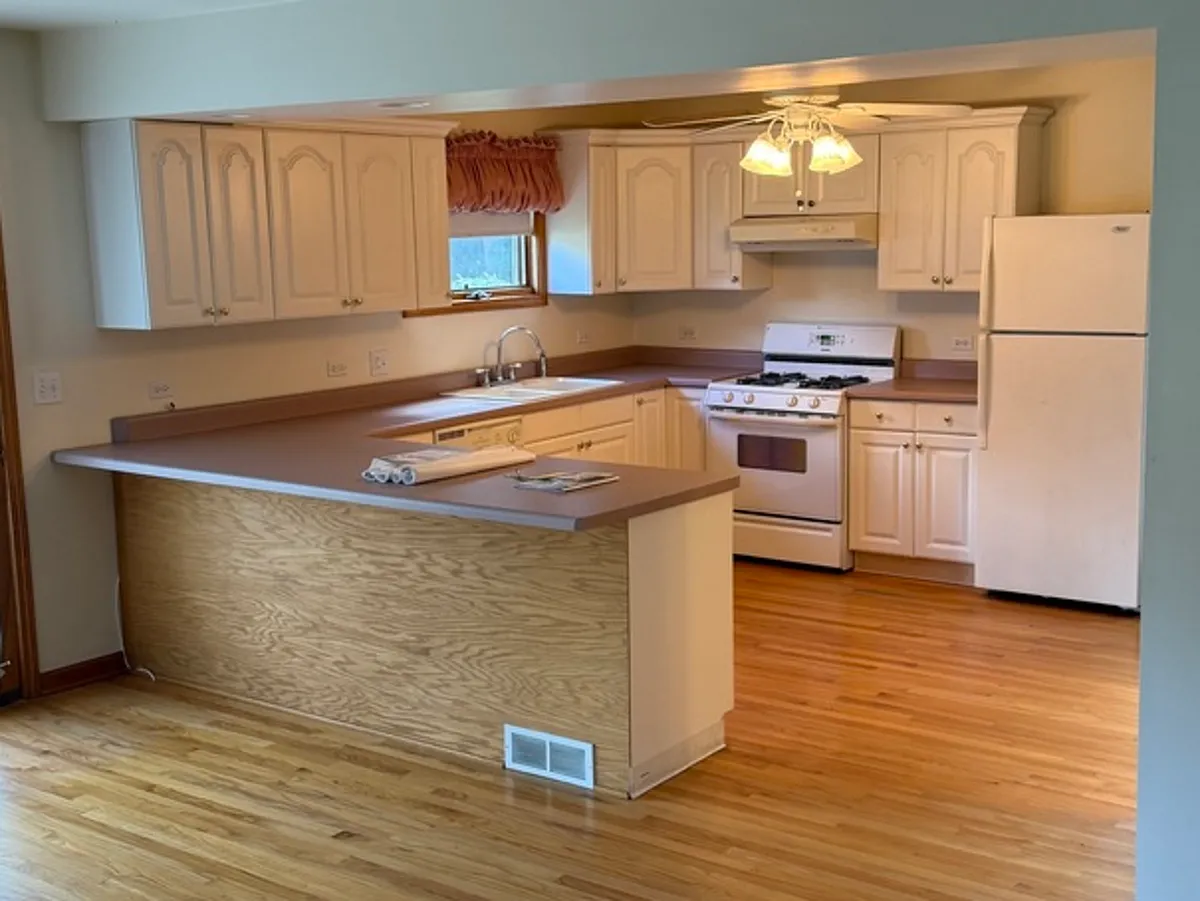 Building Photo - 125 Maple Ct #1