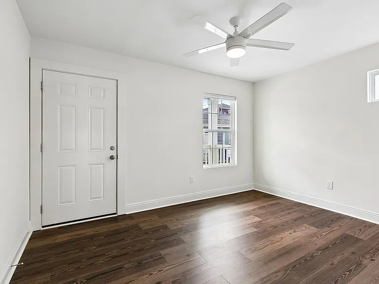 2239 Saint Andrew St — Photo 10