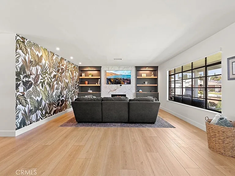 24701 Nympha Dr — Photo 6