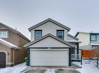 225 N Somerset Dr SW, Calgary, AB T2Y3K2