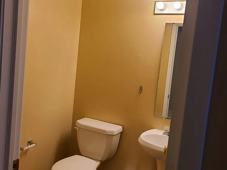 6814 Flick Dr — Photo 11