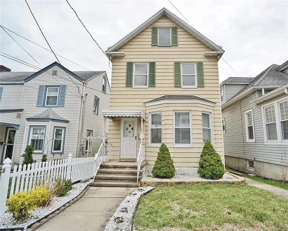 345 4th St photo 1