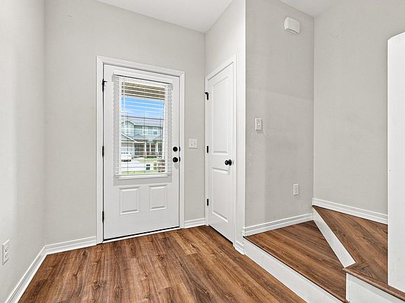 5th image of 1727 Sound Haven Ct