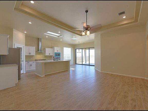 3rd image of 12360 Knightsbridge Dr