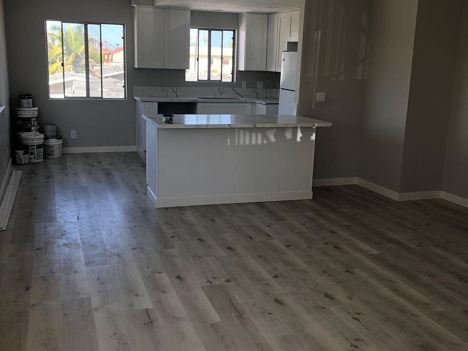 Living Room/Kitchen