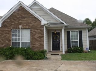 122 Mayfair Ln, Calera, AL 35040