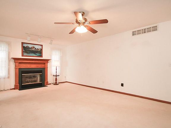 2nd image of 734 Song Bird St