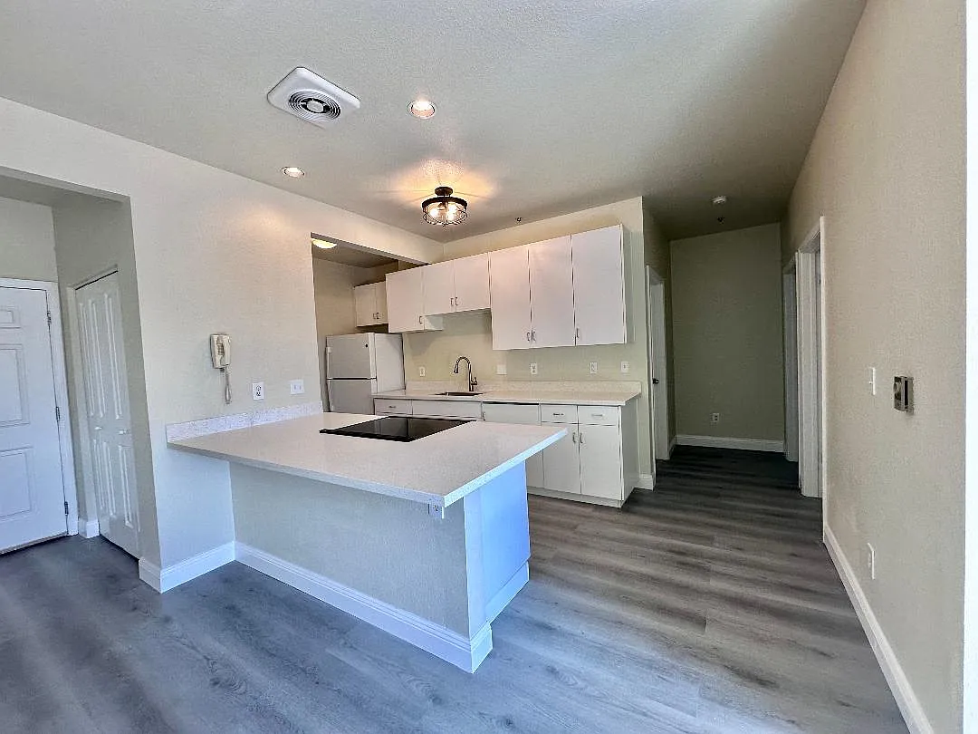 Building Photo - 2615 Telegraph Ave #205