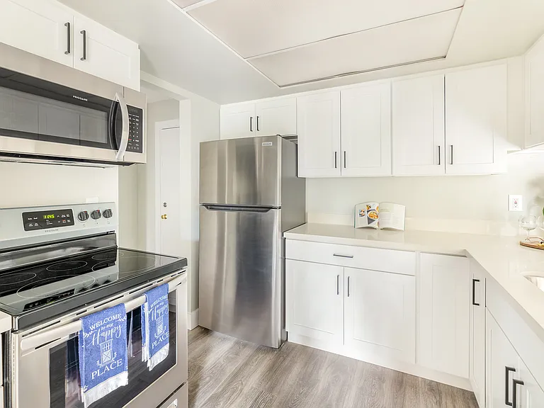 931 SW Holden St #205 — Photo 7