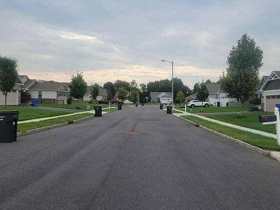 5th image of 208 John Pool Ln