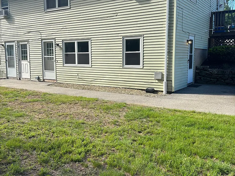 3 White Oak Rd #A — Photo 2