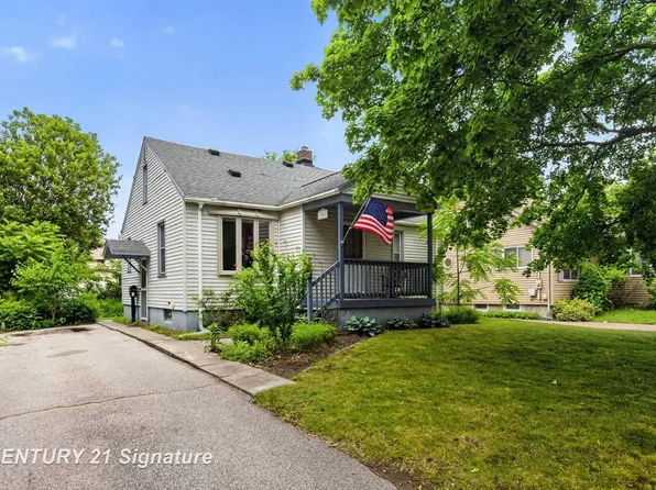 1907 James St, Essexville, MI 48732