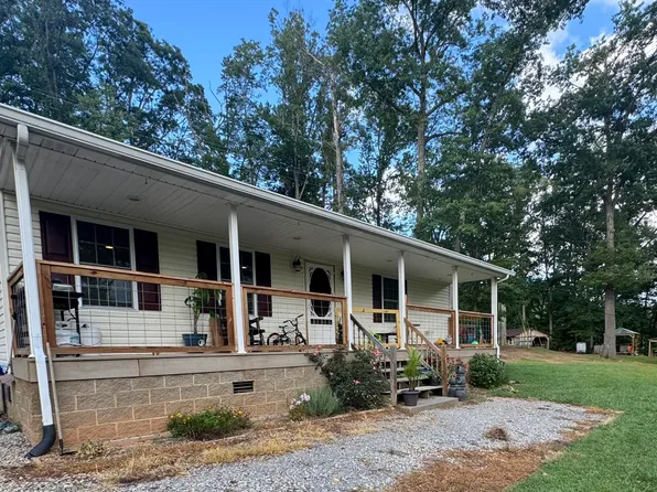 1915 Dante Rd, Saint Paul, VA 24283